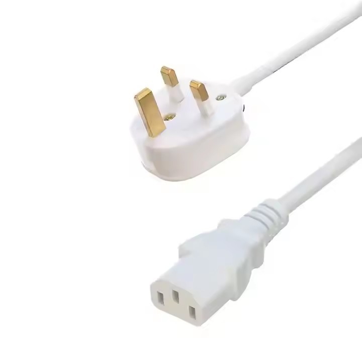 Aplicação do sistema de transmissão de energia por cabo de alimentação C13 C14