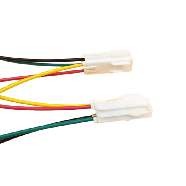 Soldar datilografa cablagens elétricas para a projeção traseira/exposição