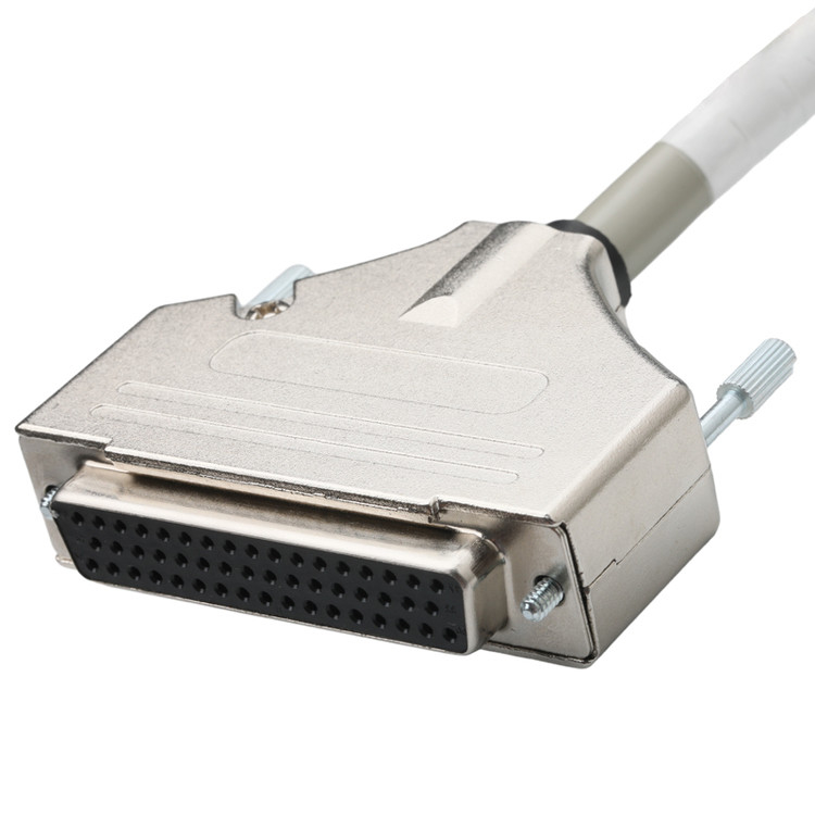 Hd D Sub Db50 Casca de liga de zinco níquel revestido com D-Sub Mdr Plug Od 90mm